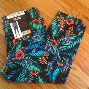 Khakis & Company Tropical Print Capri Leggings NWT